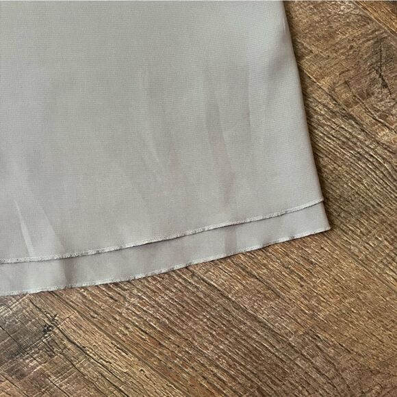 Gap Silver/Grey Sheer Elegant Tank Sz M NWT🏷 - Picture 5 of 15